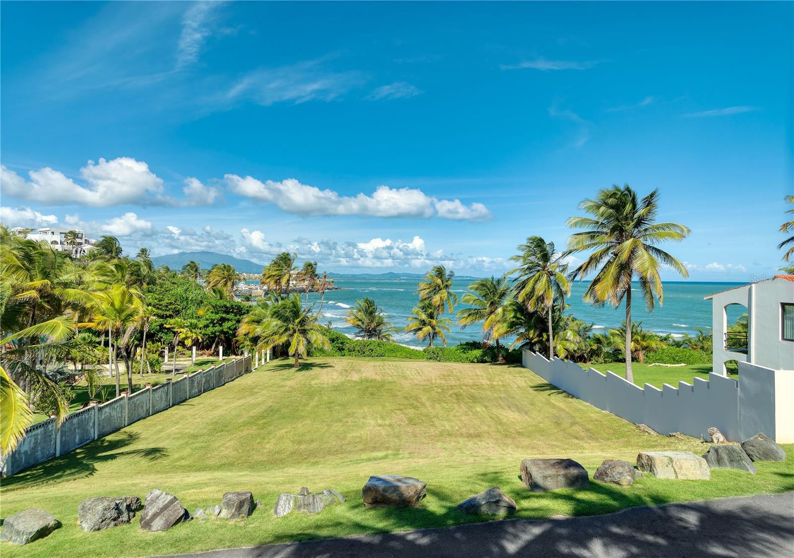 16 Surfside, PR