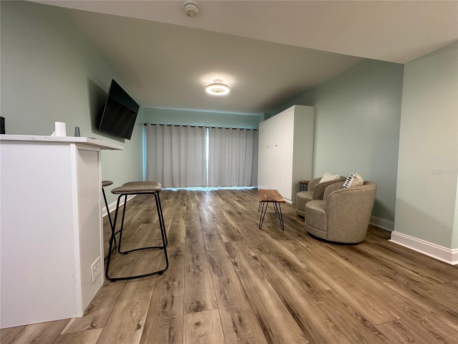 880 Mandalay Avenue, FL
