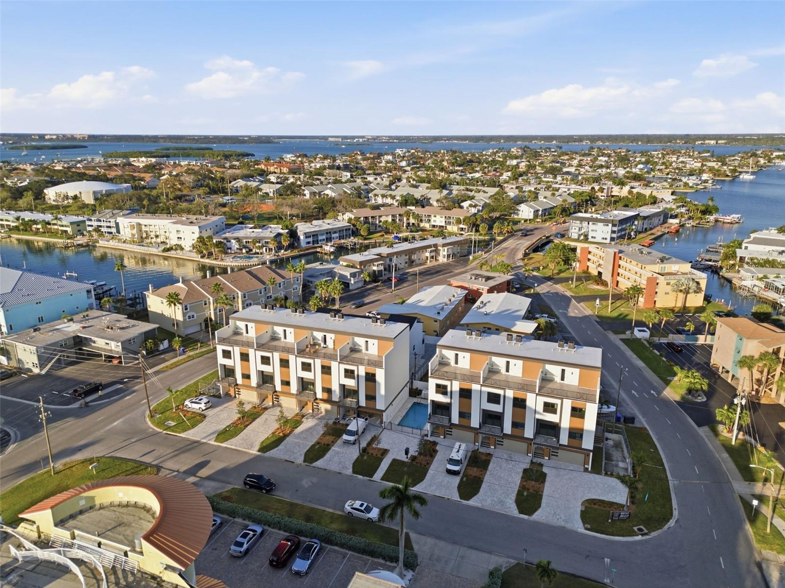 11605 1st Street, FL
