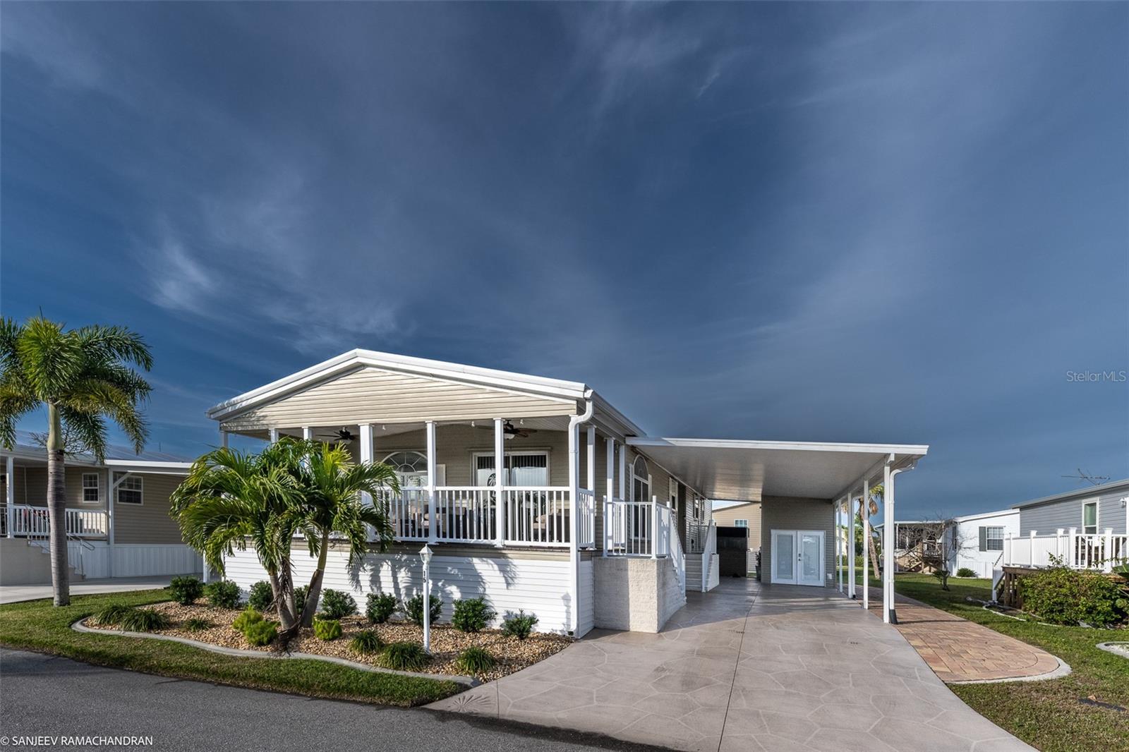 16 Freeman Avenue, FL
