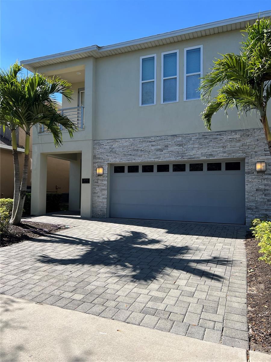 370 Lasso Dr, FL