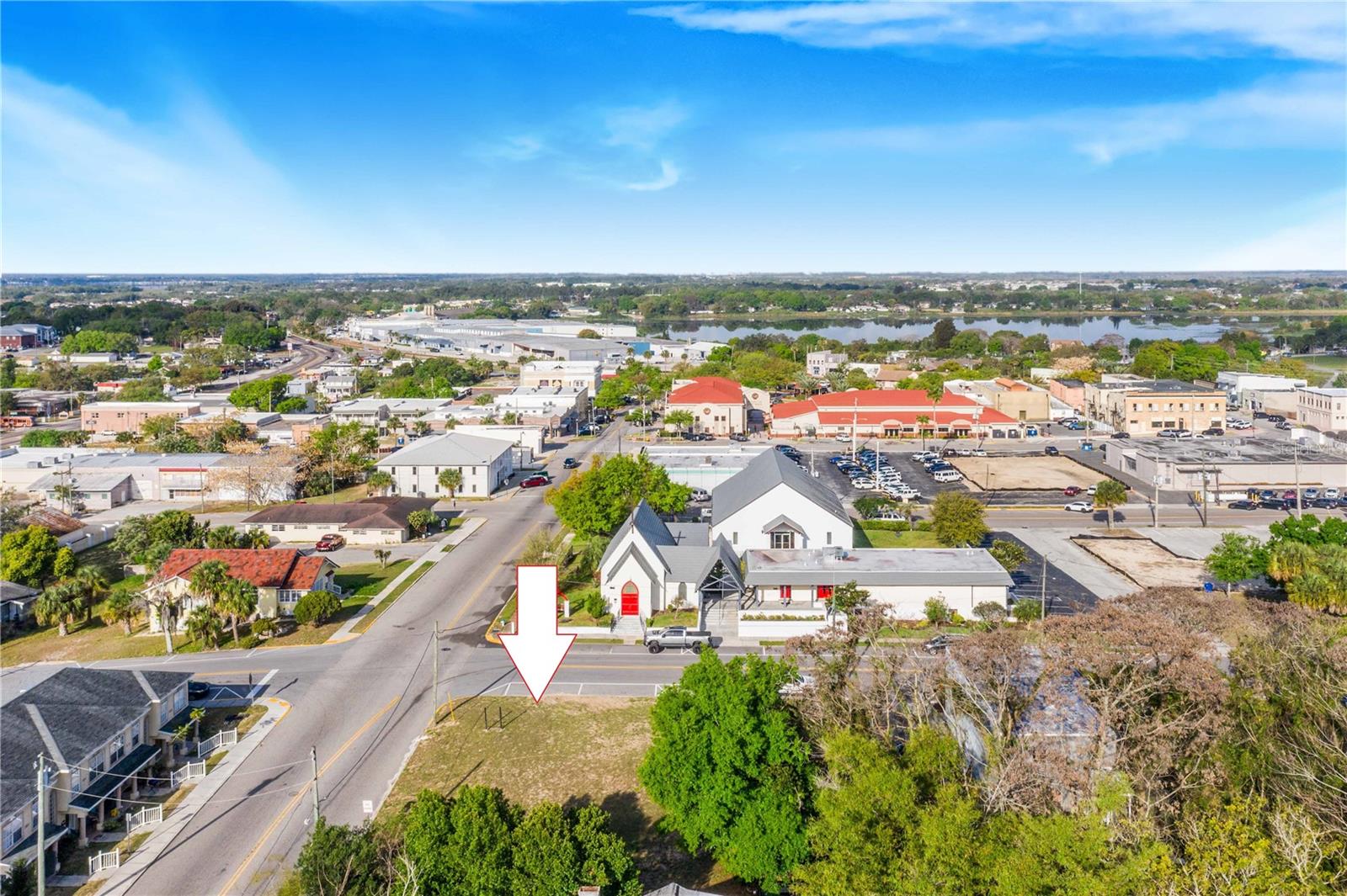 902 E Main St, FL