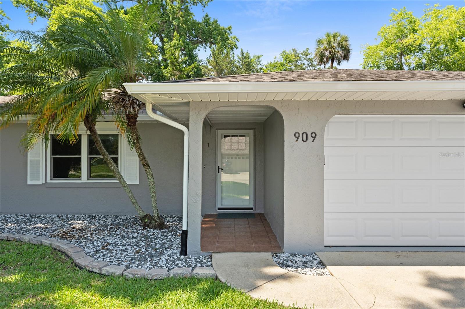 909 Bentwood Lane, FL