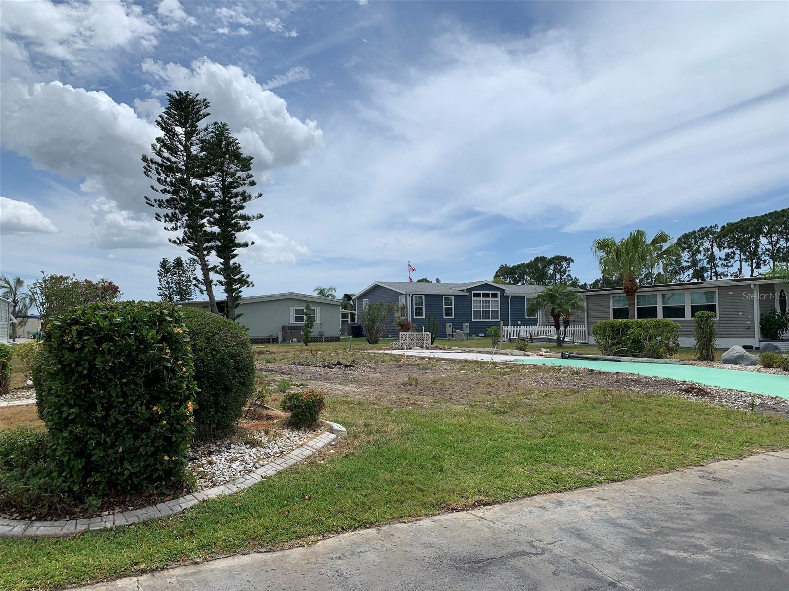 405 Chiquita, FL