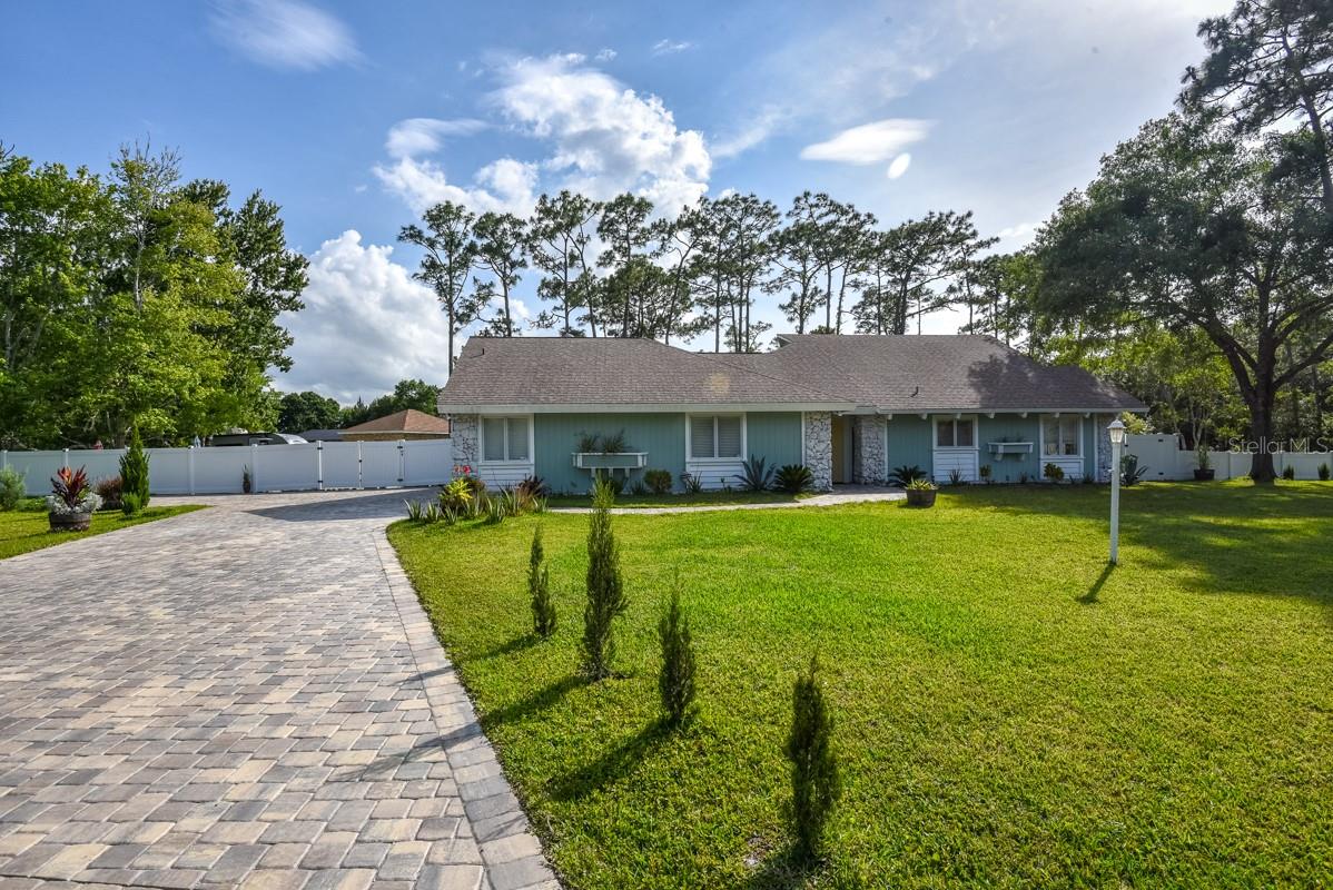 213 Riverbend Road, FL