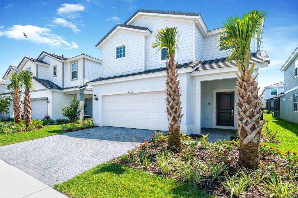 7252 Oakmoss Loop, FL