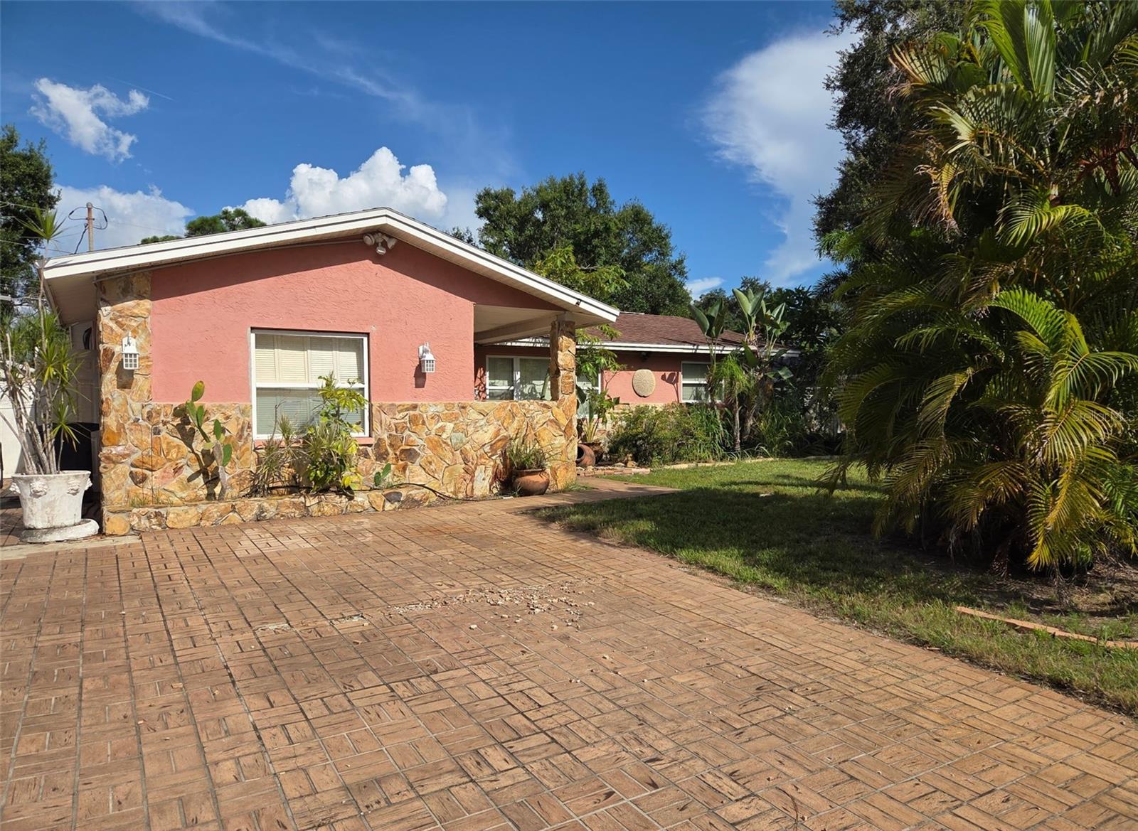 8665 Mockingbird Lane, FL