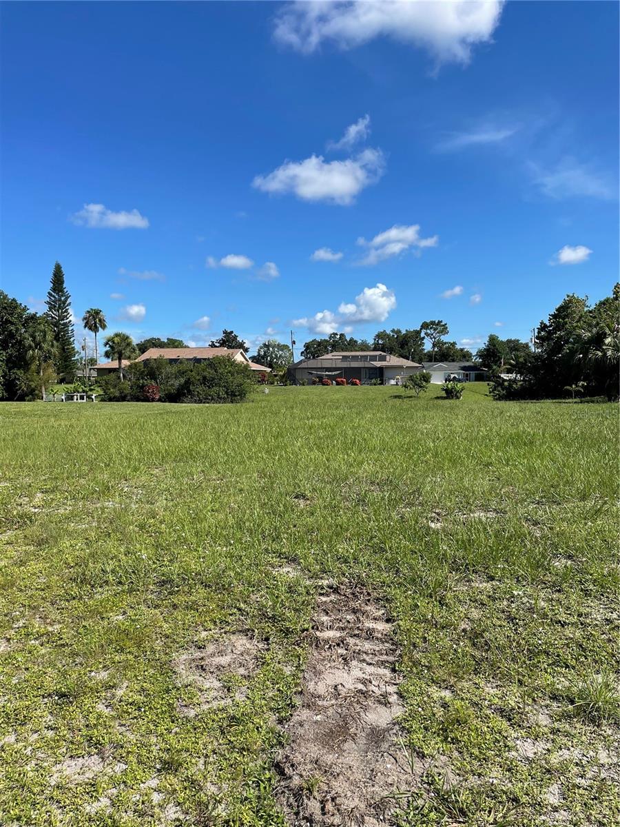 130 Mark Twain Ln, FL