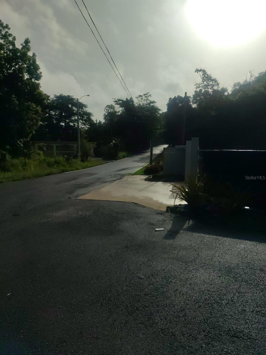 Carr 821 Km 1.9, PR