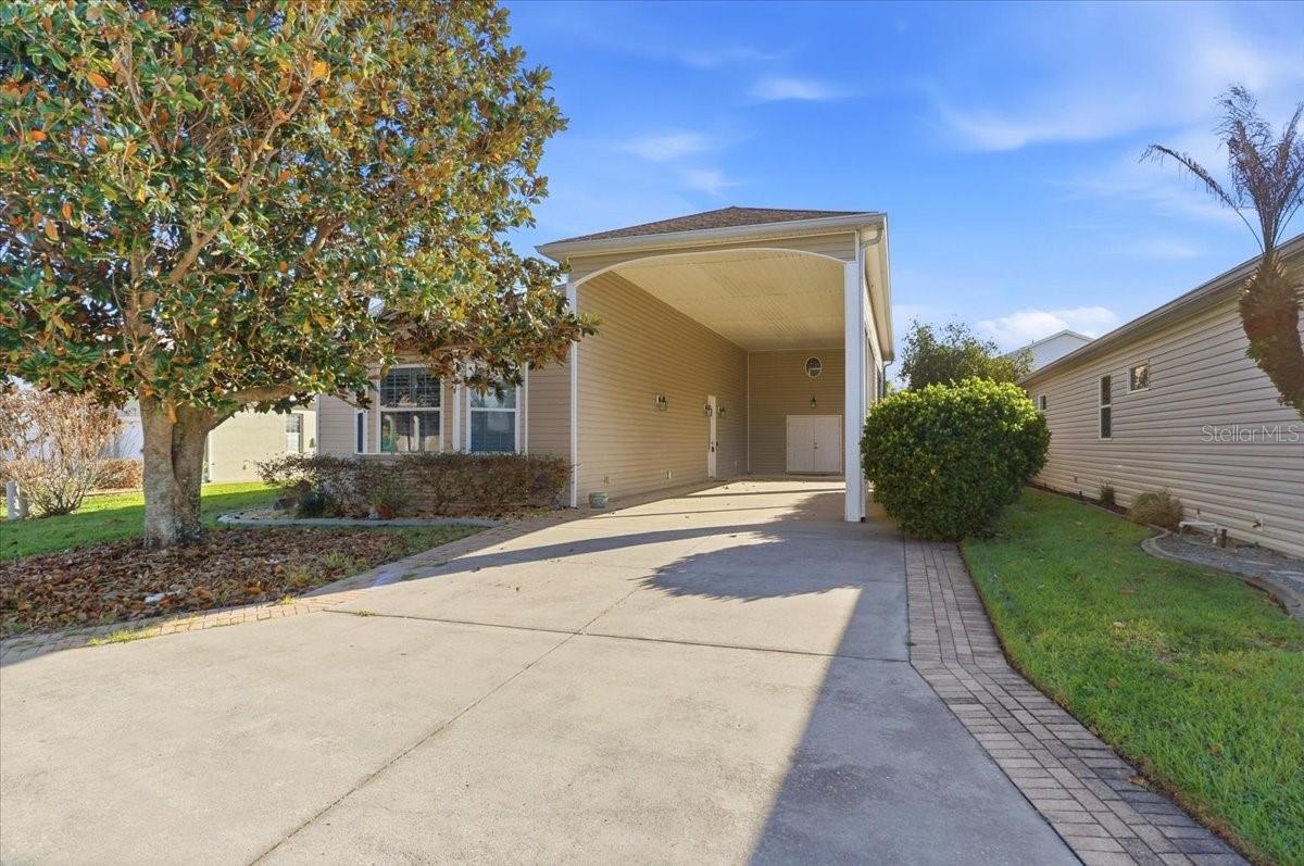 323 Travelers Dr, FL
