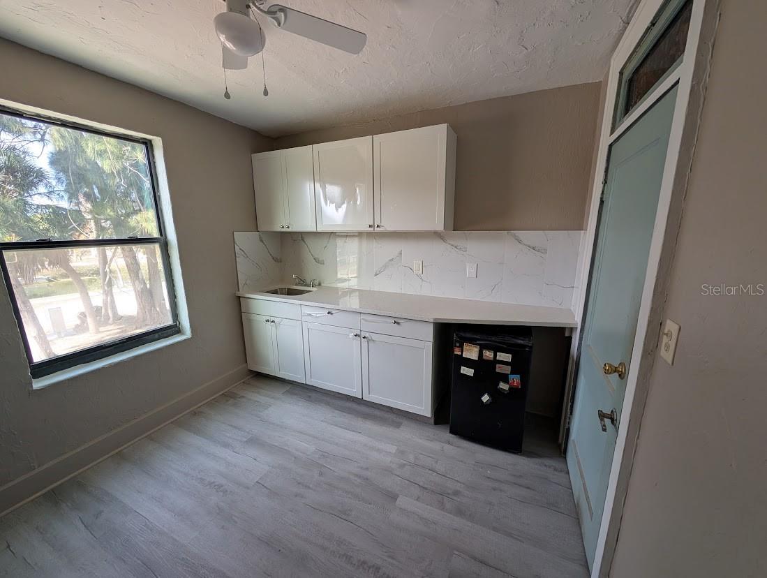401 Colonia Lane, FL
