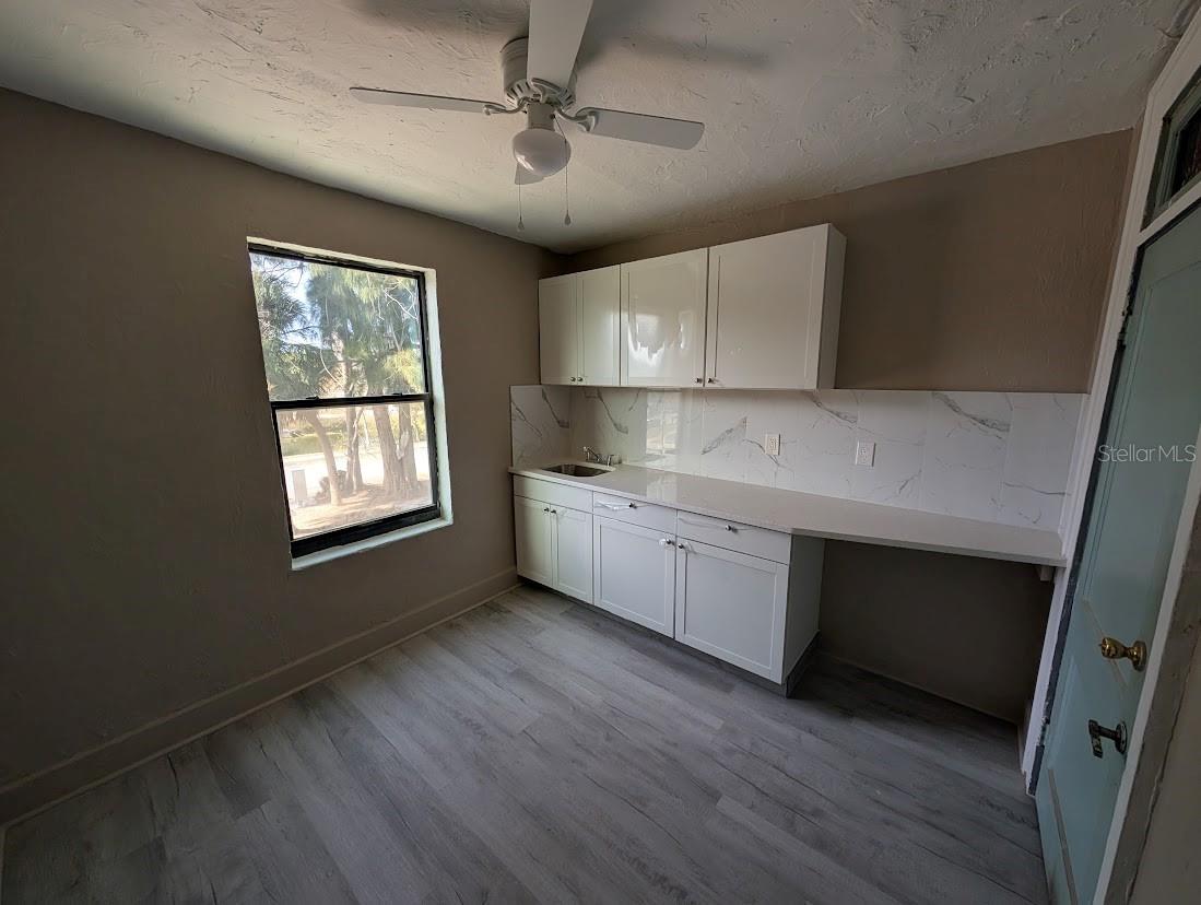 401 Colonia Lane, FL