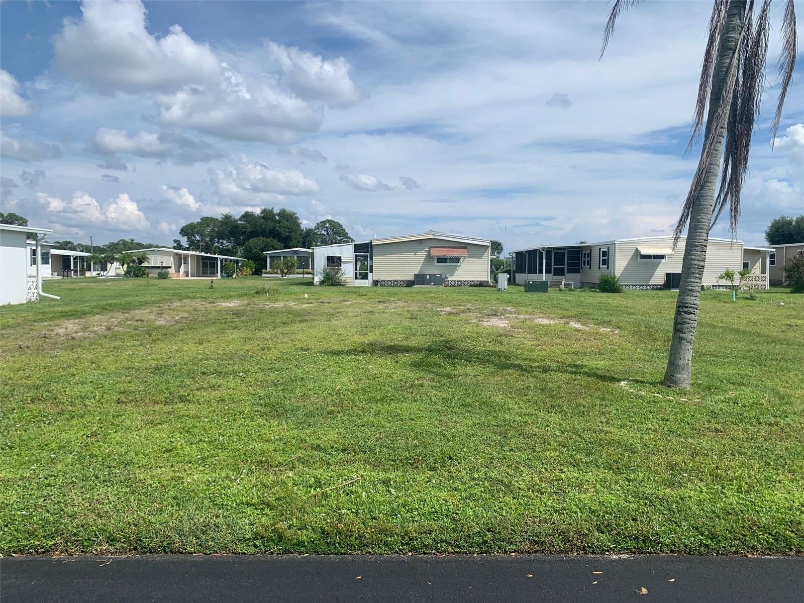 235 Estrada, FL