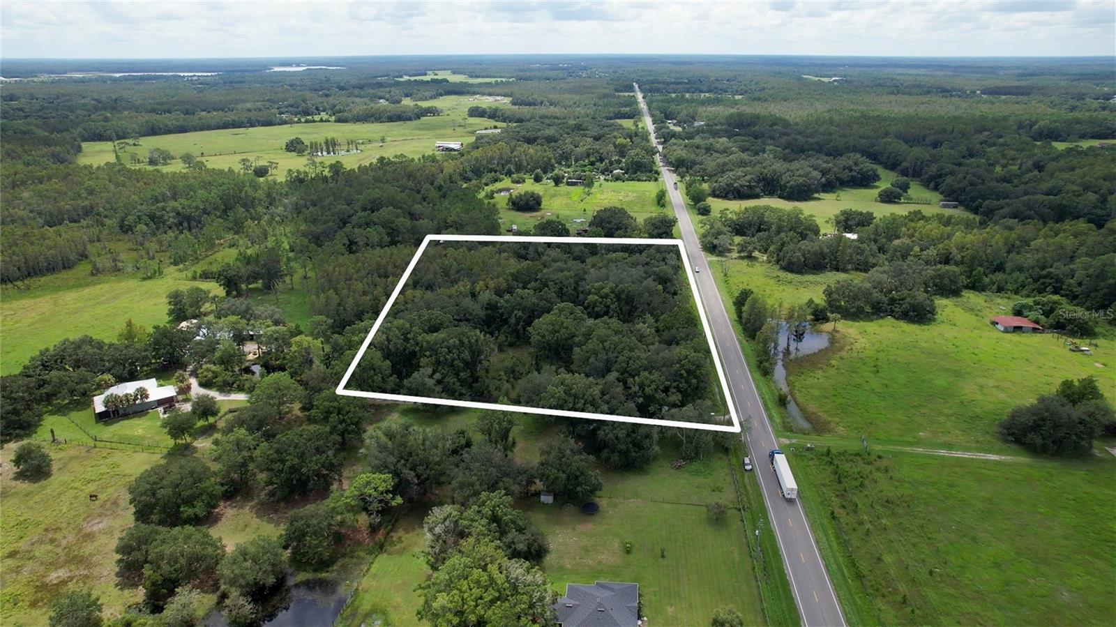 5804 State Road 33, FL