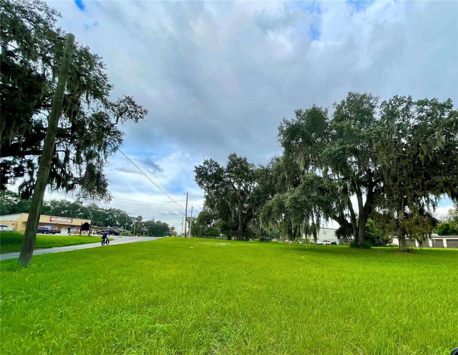 2409 Montclair Road, FL
