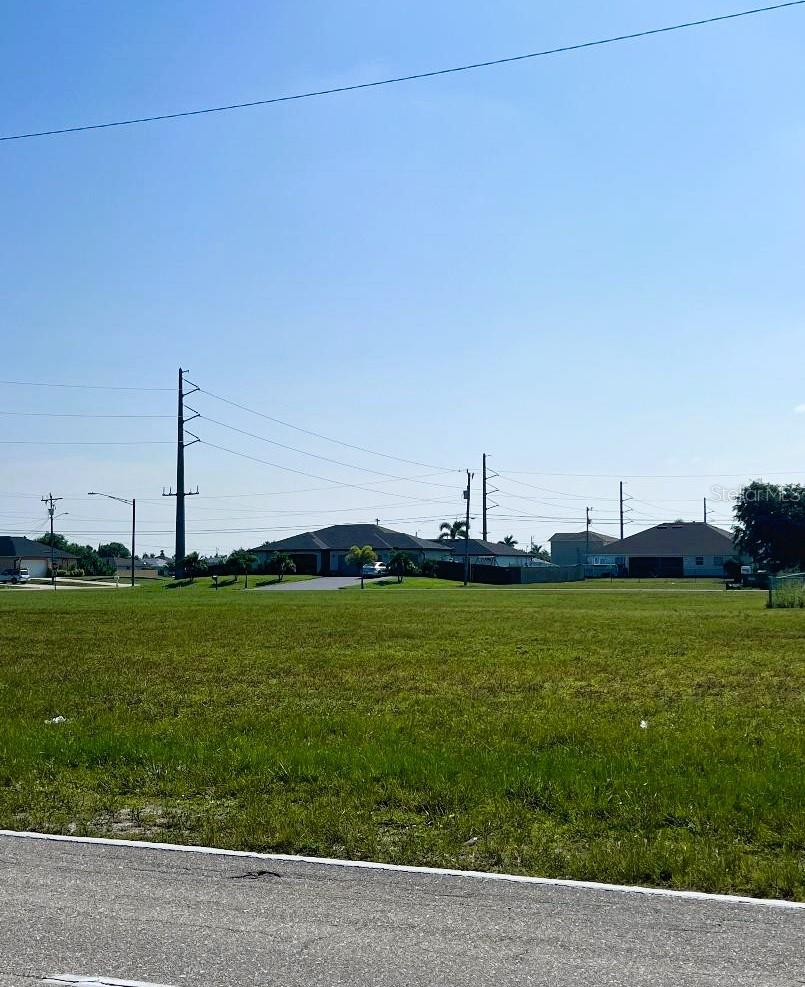 2713 Santa Barbara Boulevard, FL