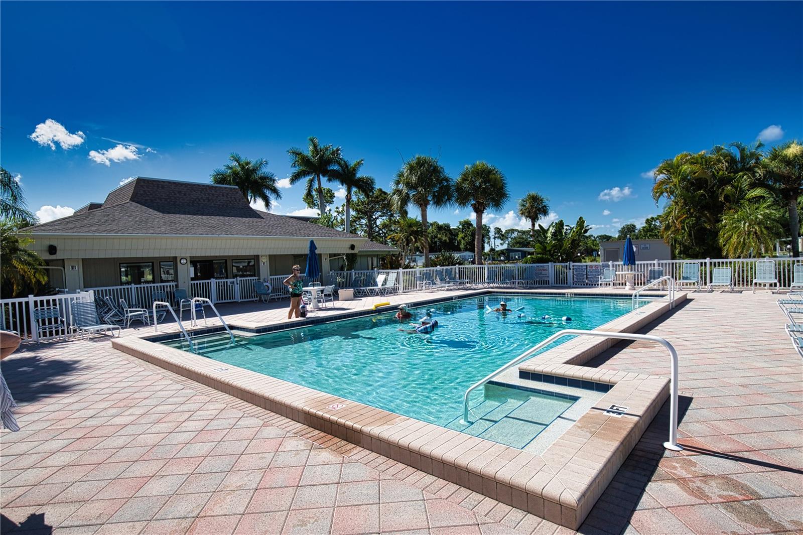 659 La Sala, FL