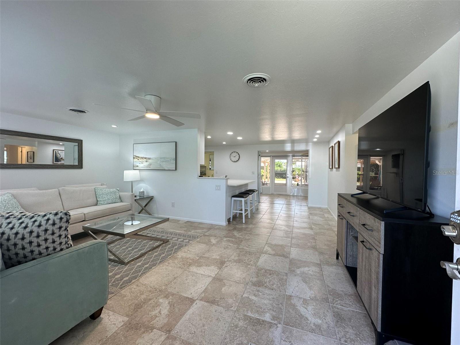 1575 Loralin Drive, FL