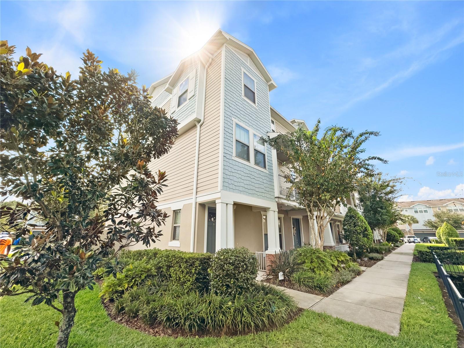 594 Piazza Point, FL