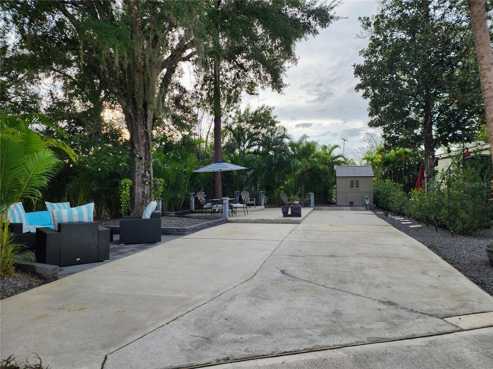 128 Stallion Ln, FL