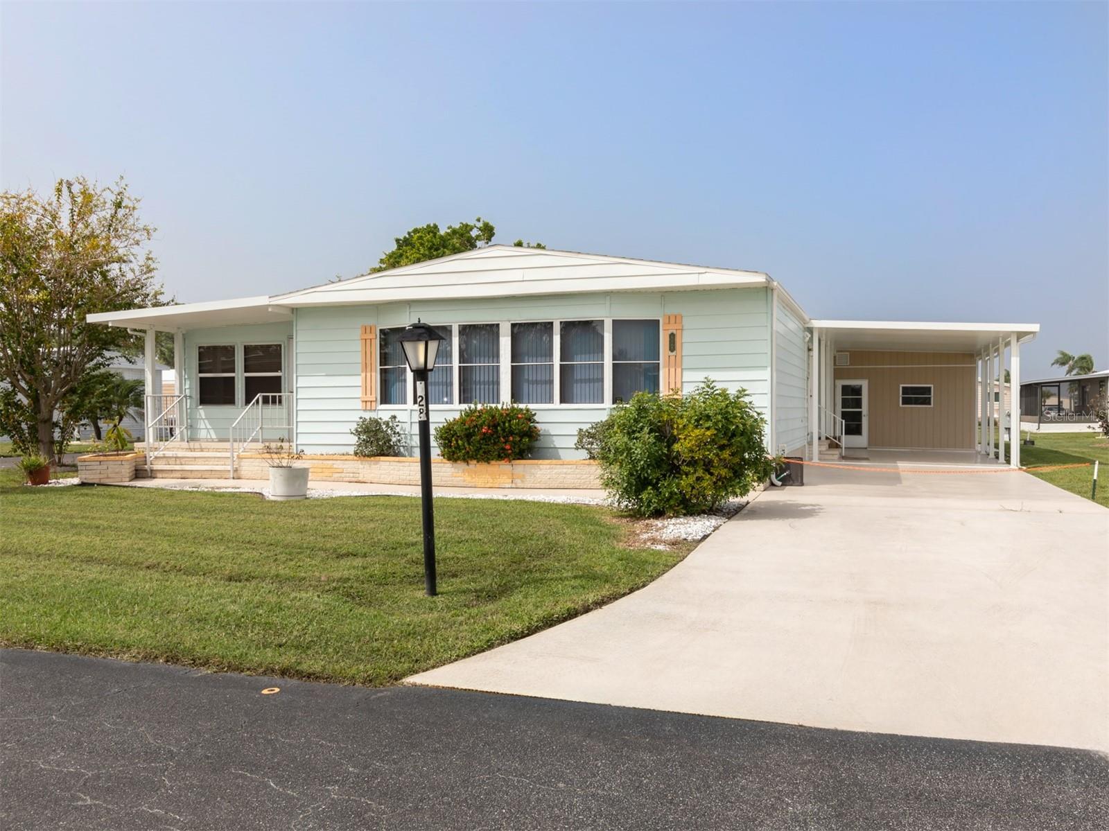 628 La Jolla Circle, FL