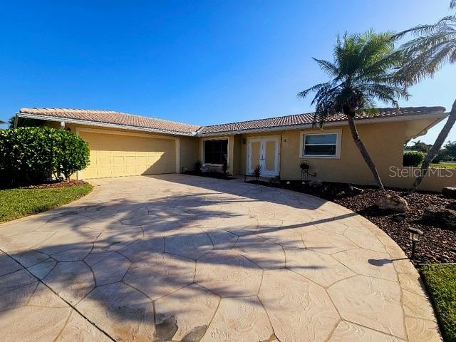 4 Windsor Dr, FL