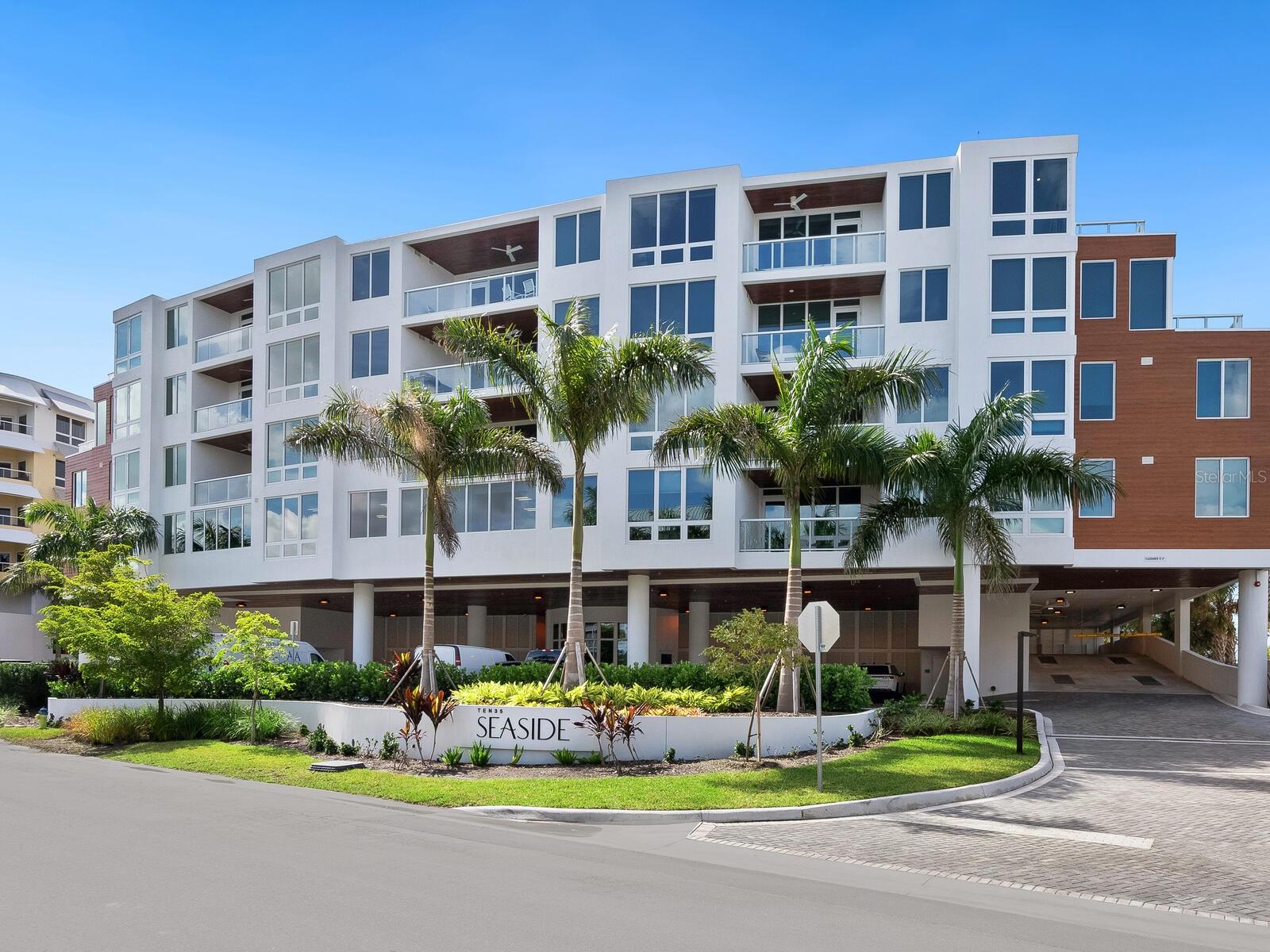 1035 Seaside Drive, FL
