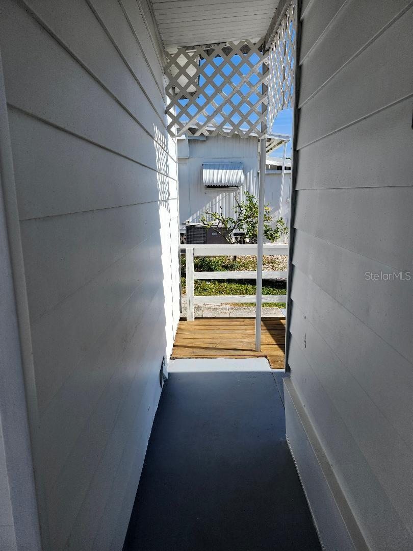 6909 Bayou Lane, FL