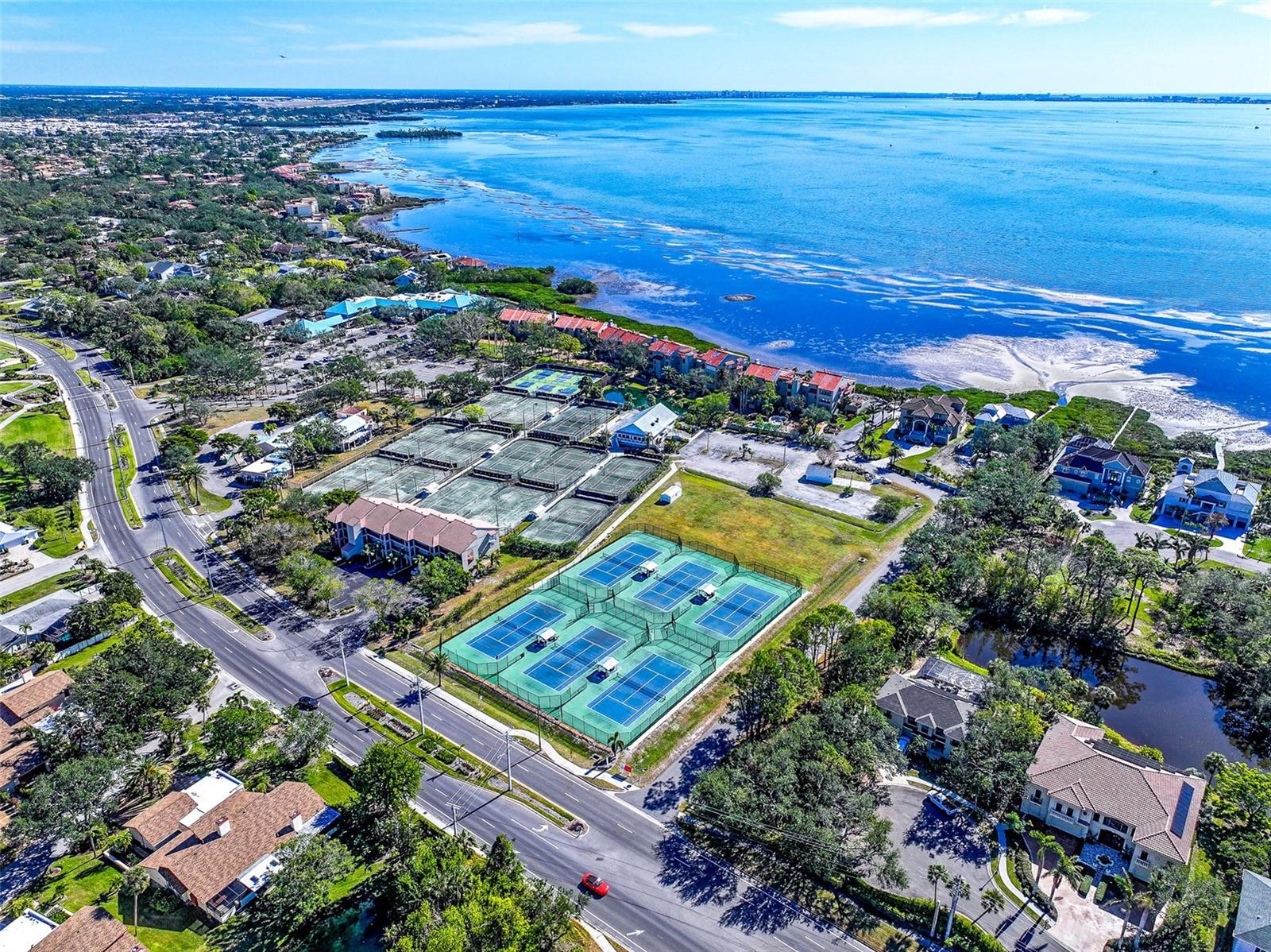 4511 Bay Club Dr, FL
