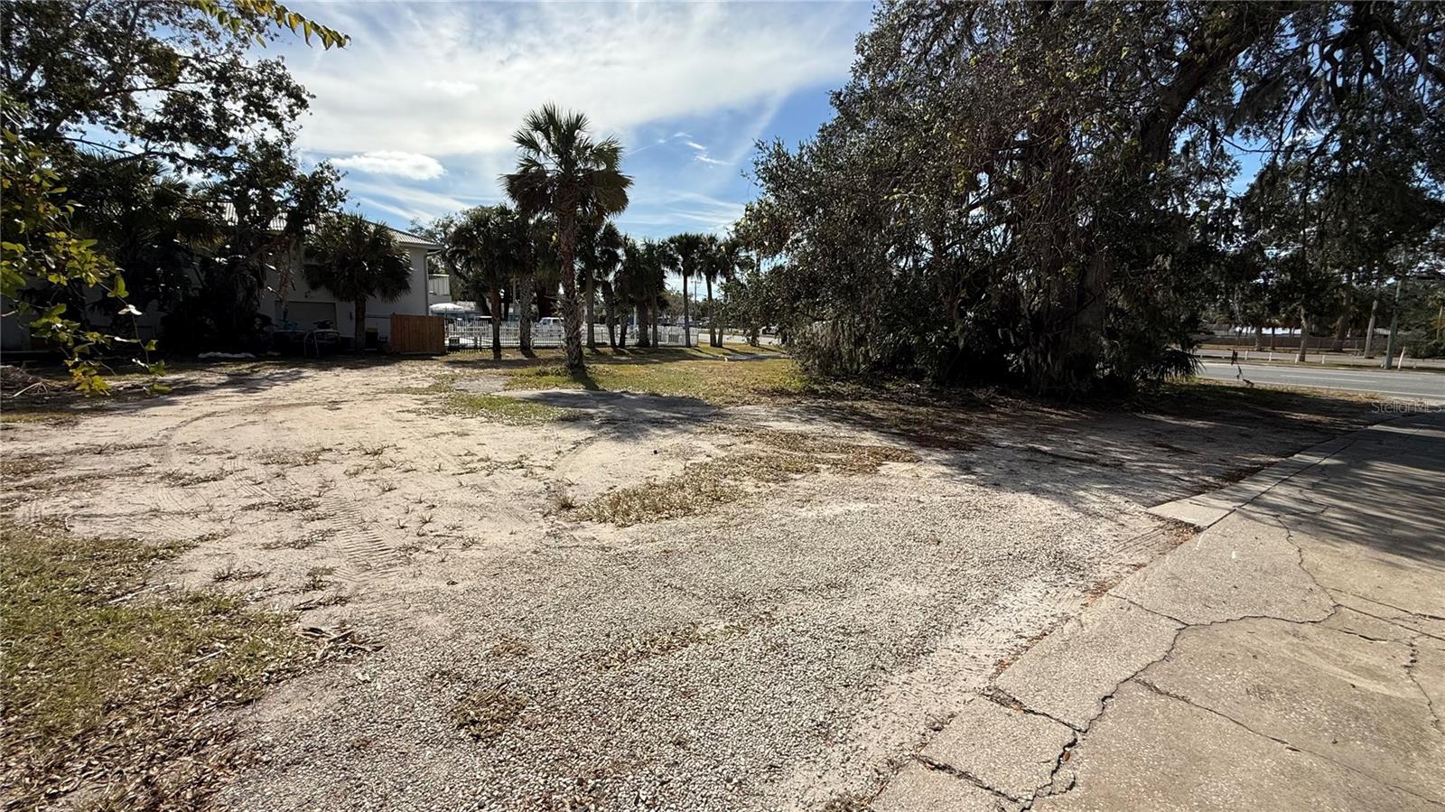 1199 Dixie Freeway, FL