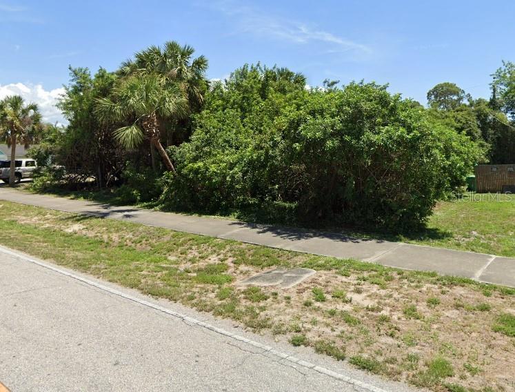 21271 Quesada Ave, FL