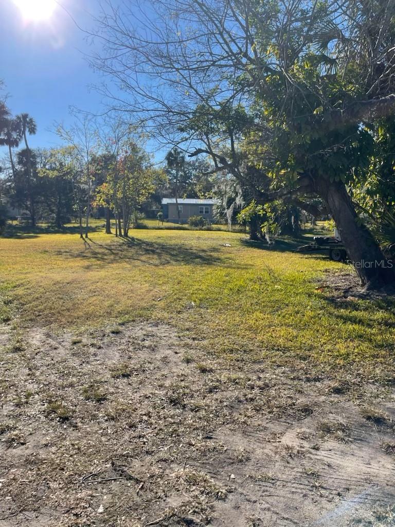 E Spruce St, FL