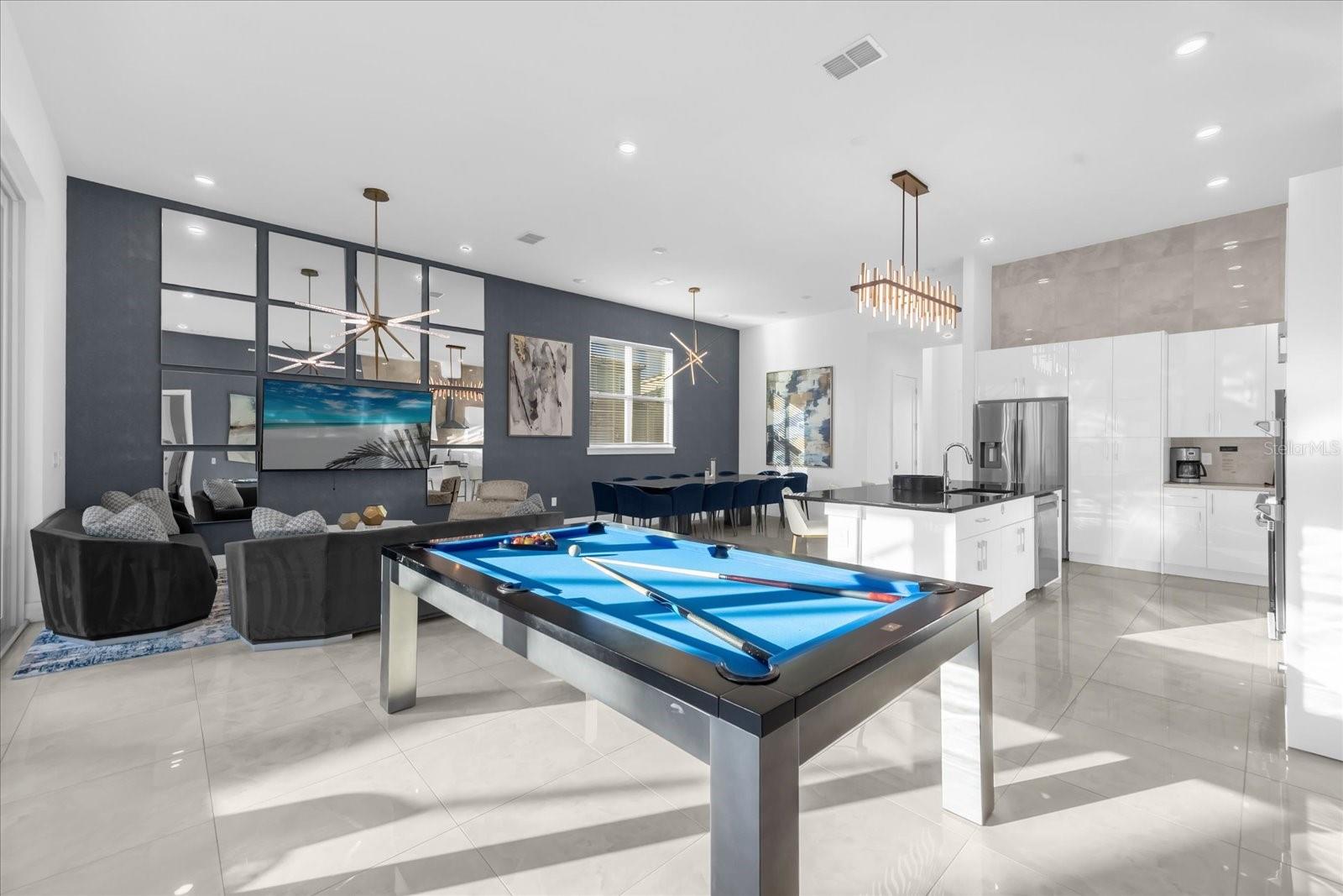 2137 Pine Oak Loop, FL