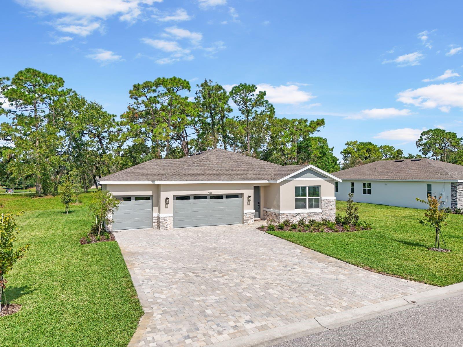 9109 Players Drive, FL