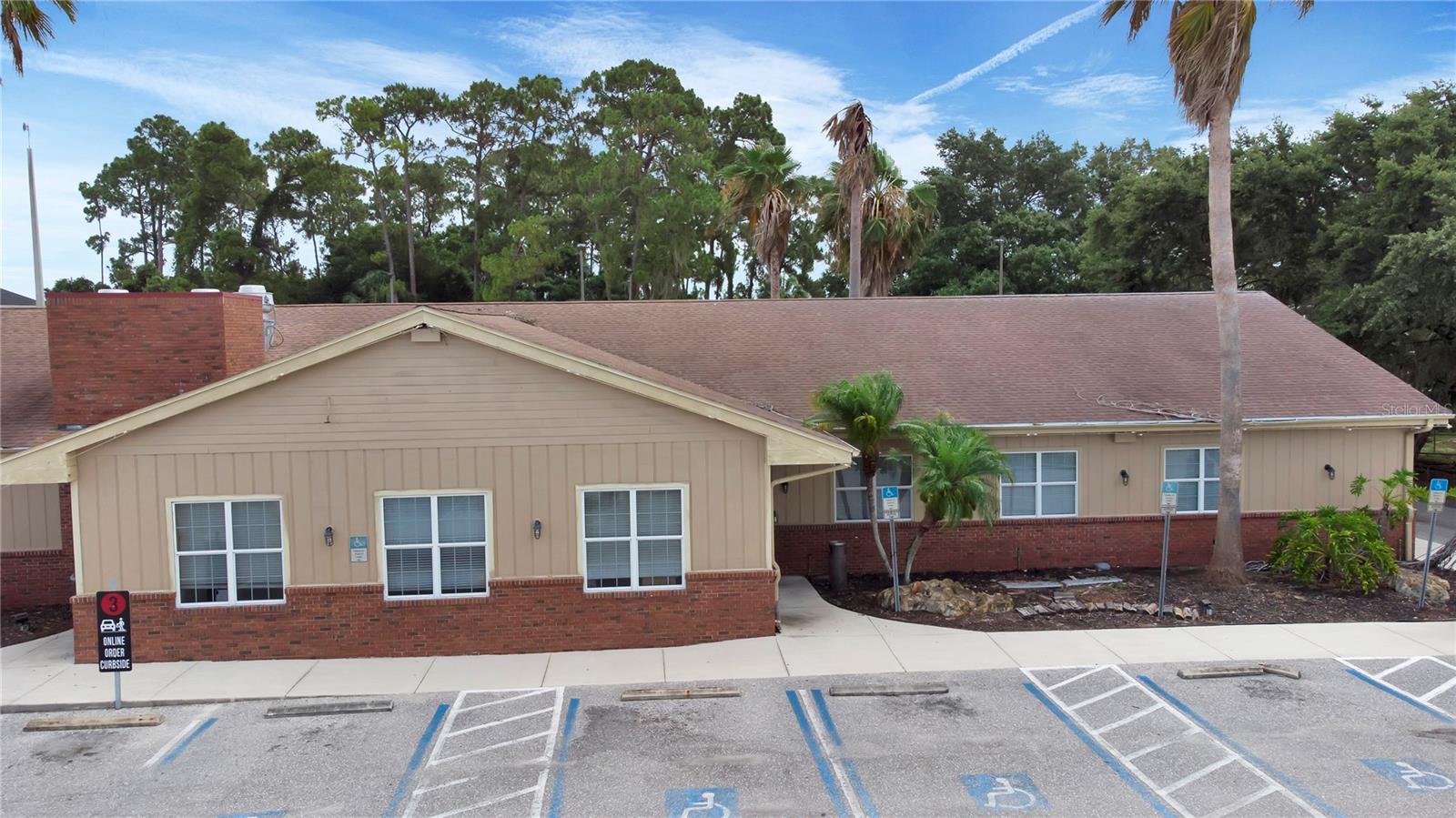 1152 Tamiami Trl, FL