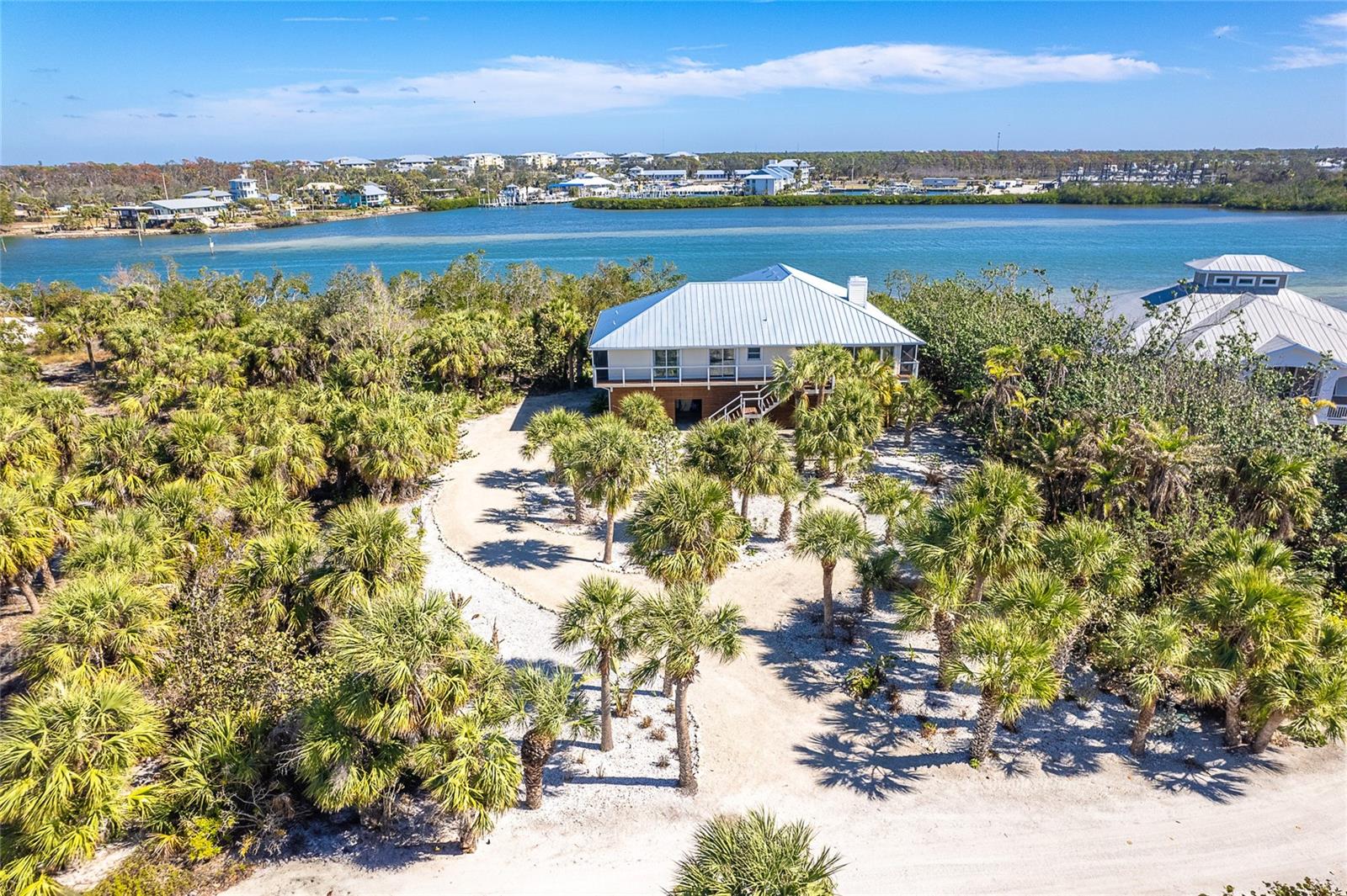5 Pointe Way, FL
