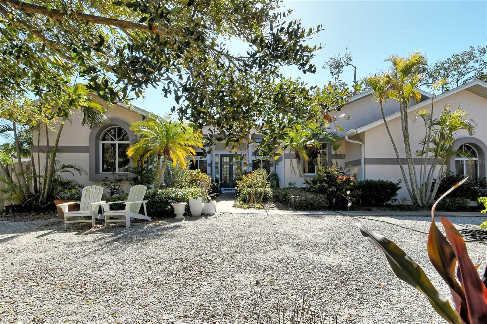 746 Plymouth St, FL