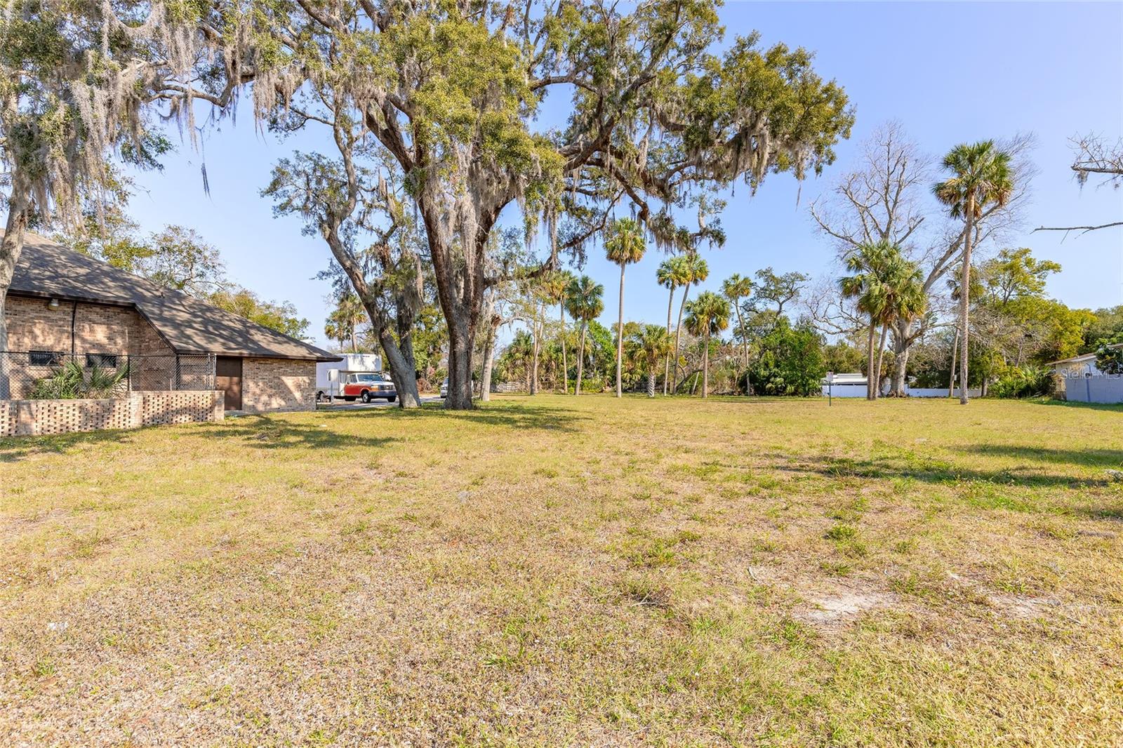 629 N Ridgewood Ave, FL