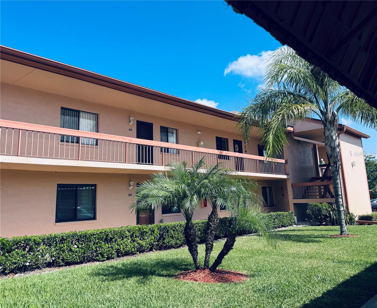 106 Lakeside Ct, FL