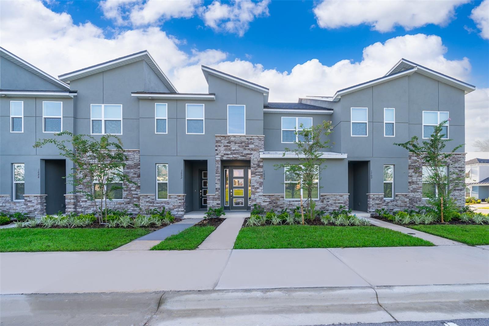 1696 Tropical Palms Cir, FL