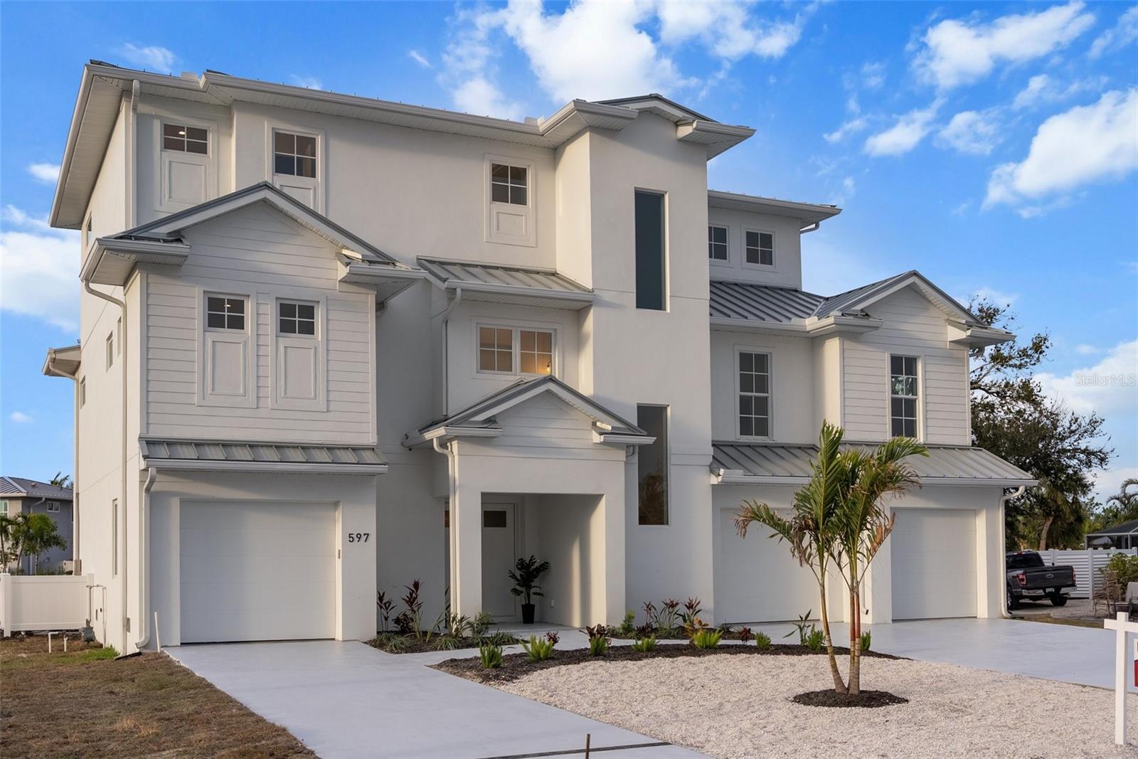597 Buttonwood Dr, FL
