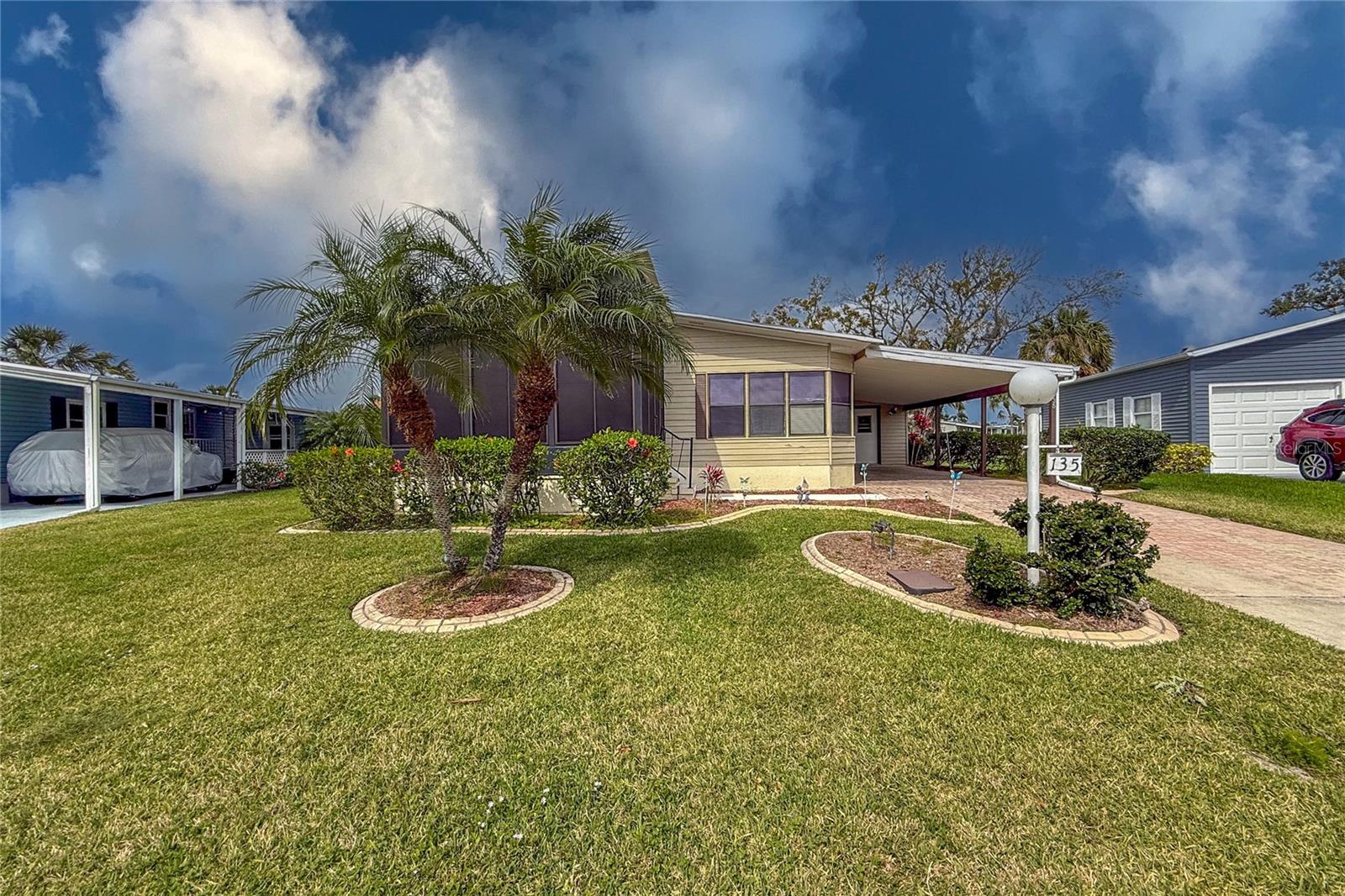 135 Hummingbird Avenue, FL