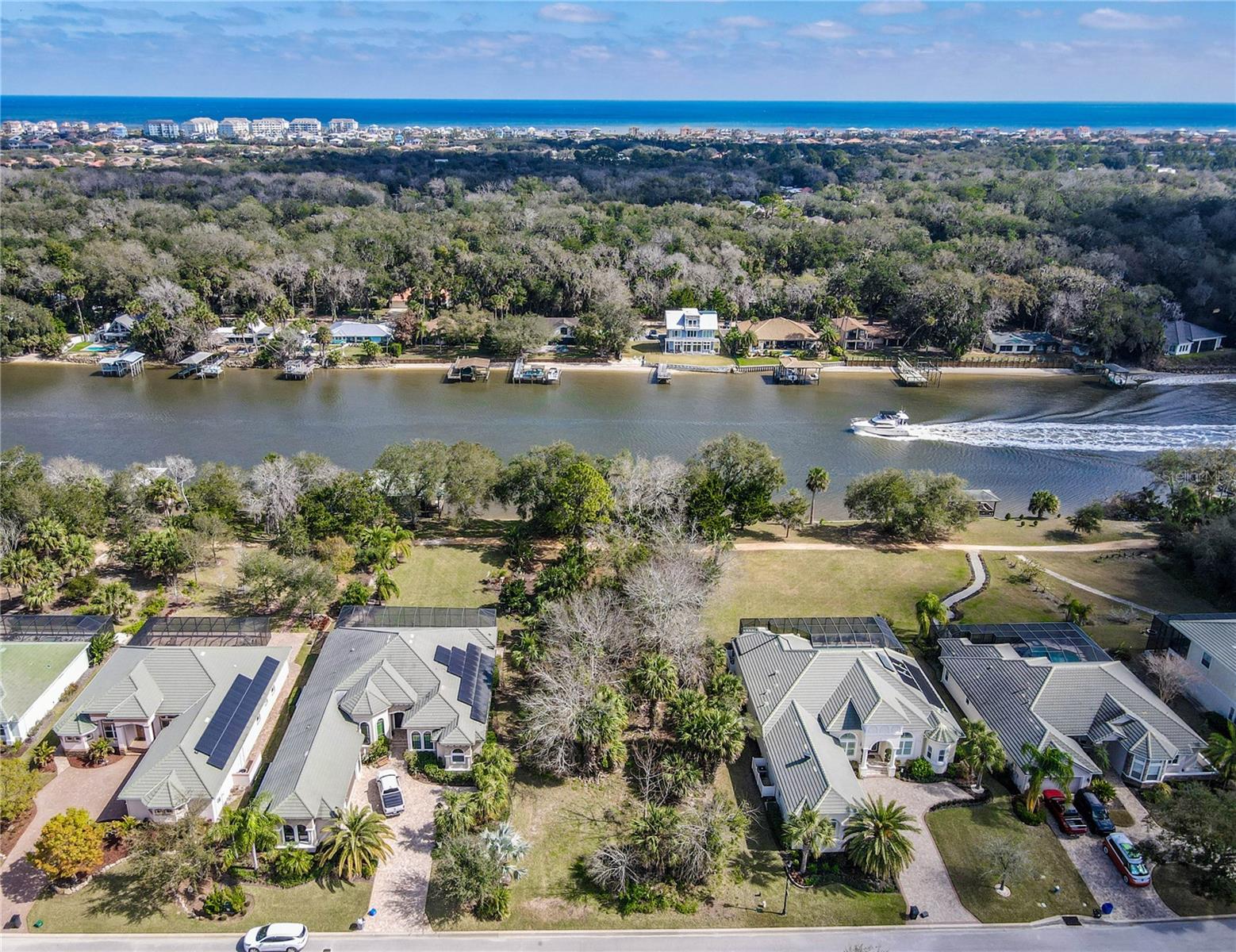 121 Longview Way N, FL