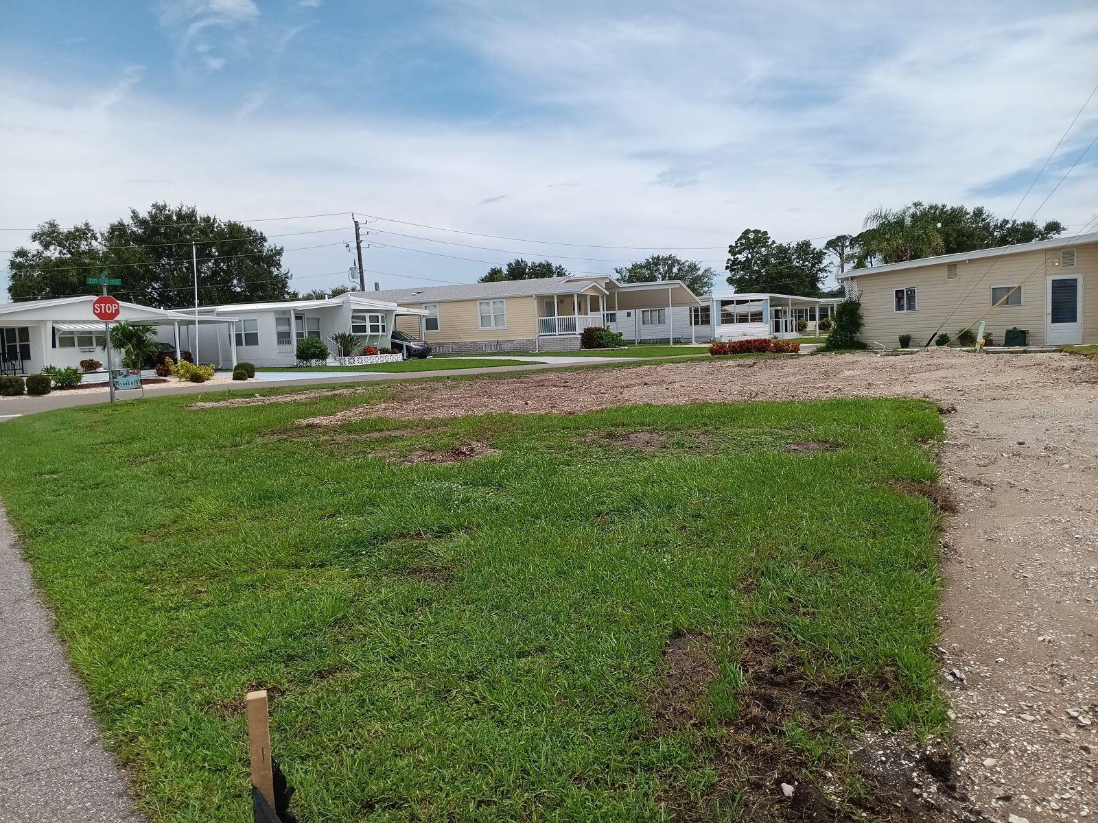 825 Carefree, FL