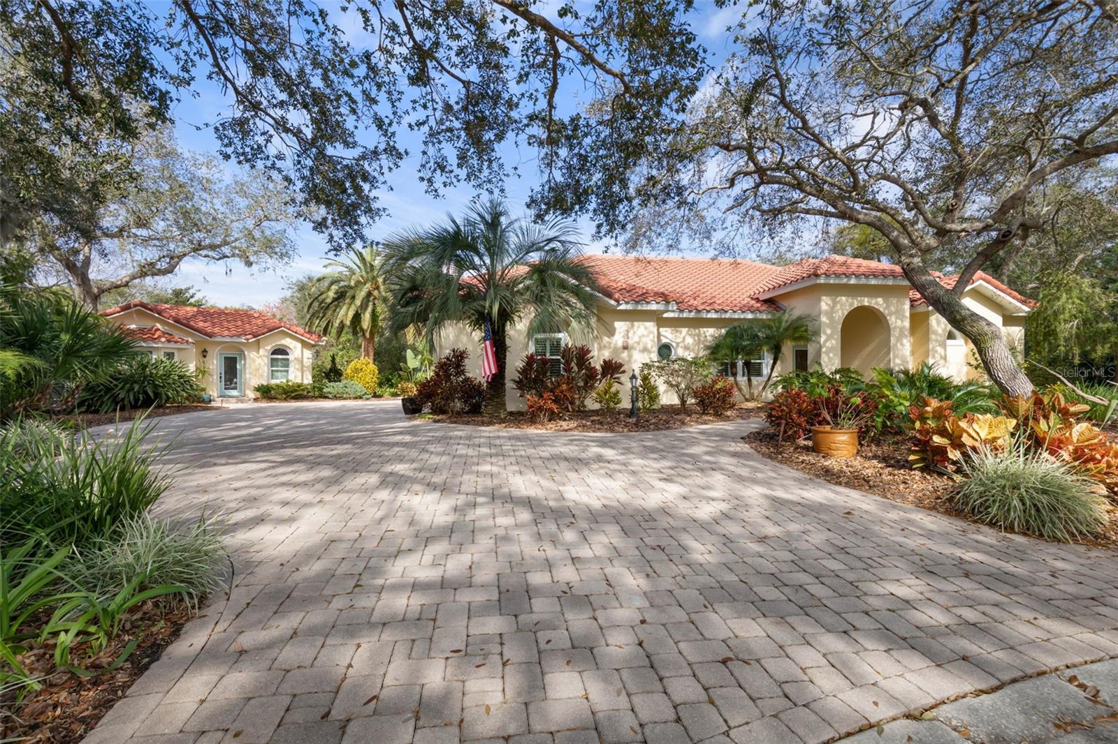 8 Roma Court, FL
