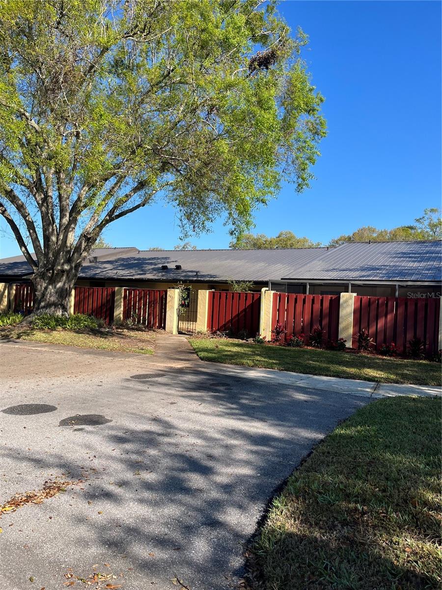 683 Broadmoor Circle, FL