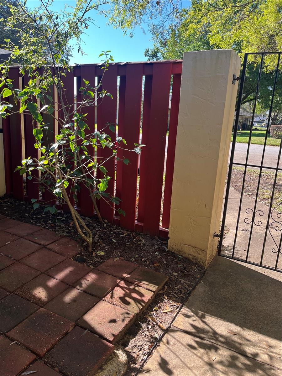 683 Broadmoor Circle, FL