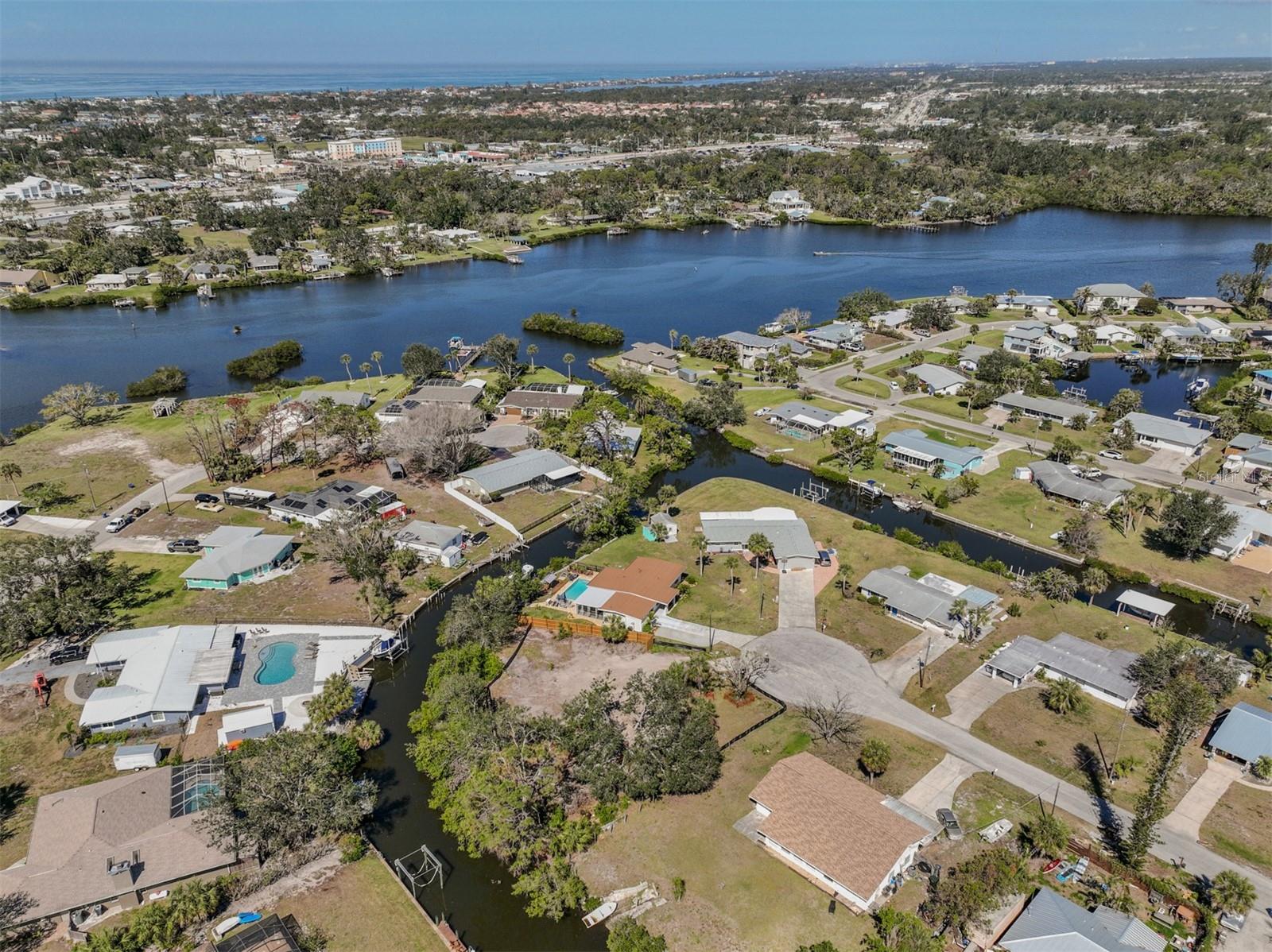 500 Canal Way, FL