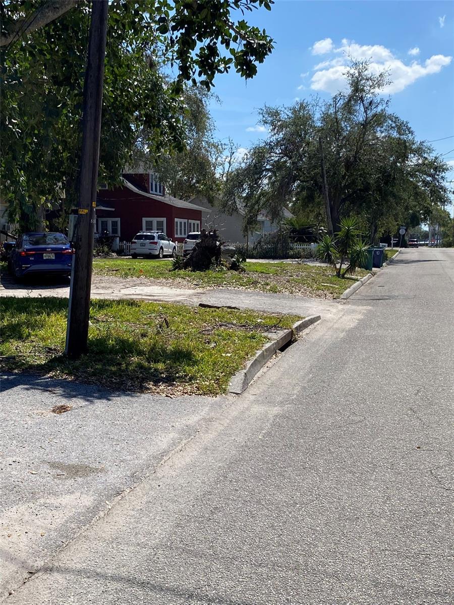 518 7th Avenue, FL