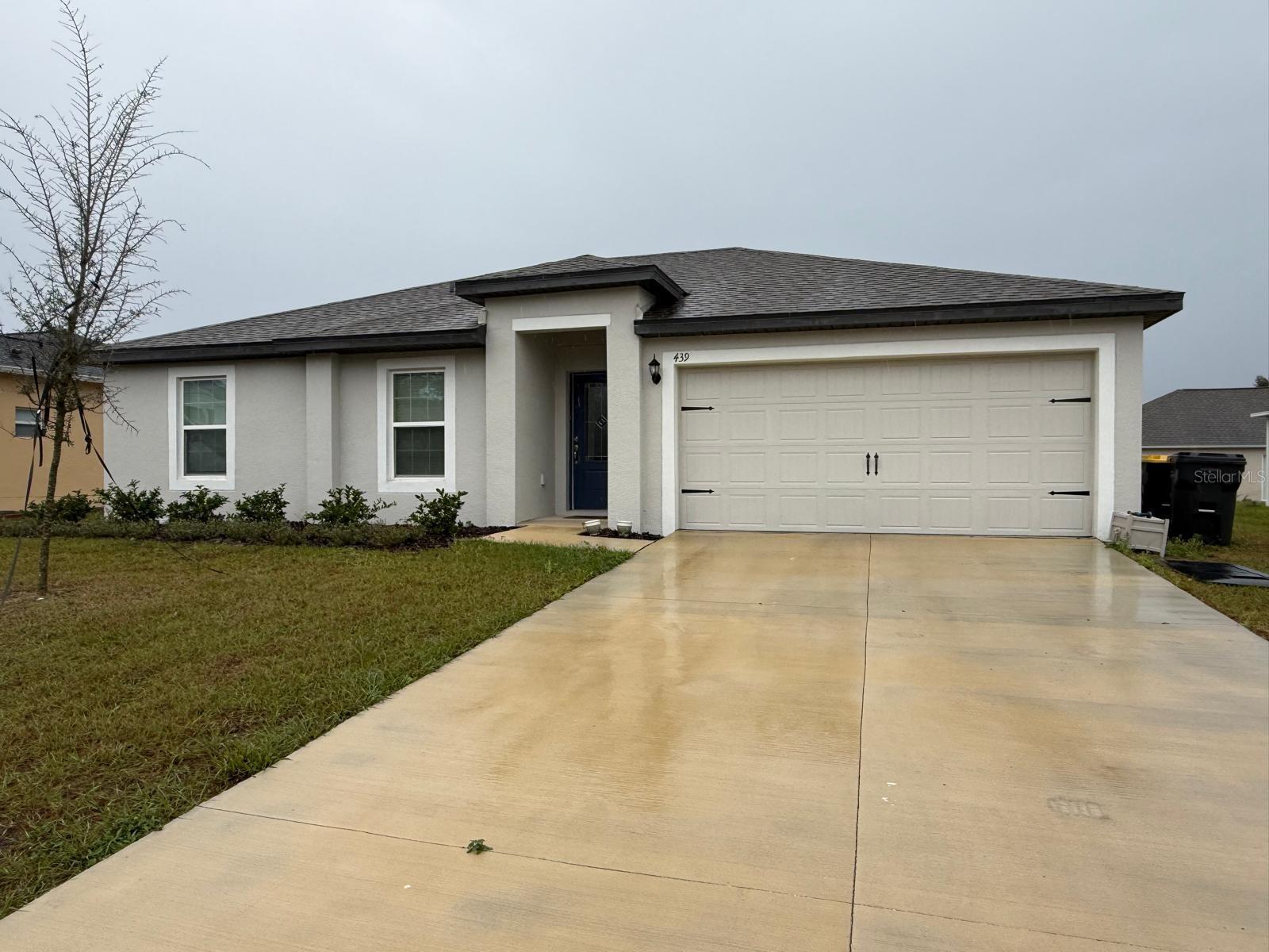 439 Mulberry Ct, FL